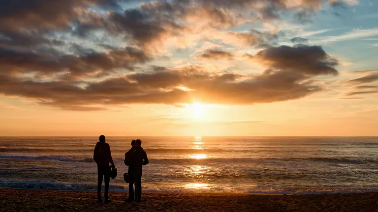 親の葬儀費用200万円を銀行で下ろせない？｜口座凍結中でも使える「仮払い制度」の仕組み